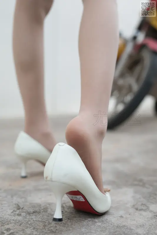[尤蜜丝]穿搭写真 NO.018 - 尤蜜丝