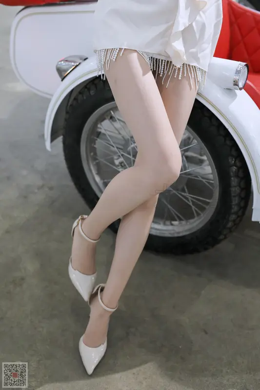 [尤蜜丝]穿搭写真 NO.020 - 尤蜜丝